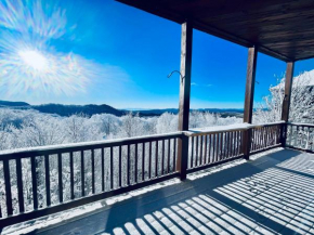 Bucket List Views Sugar Mountain Private Condo - 2bed, 2bath, Sleeps 6, Panoramic Views of Mountains from Large Deck, Short Drive to Shopping, Restaurants, Cafes & Banner Elk Town